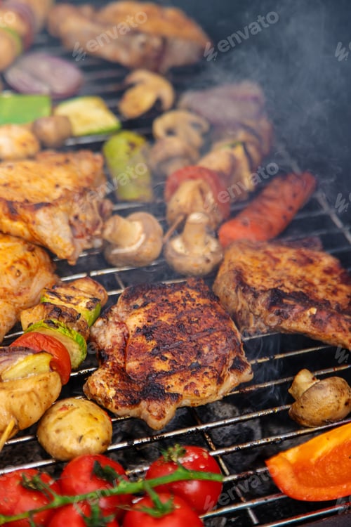Preview: Vegetables and meat are grilled. Selective focus.