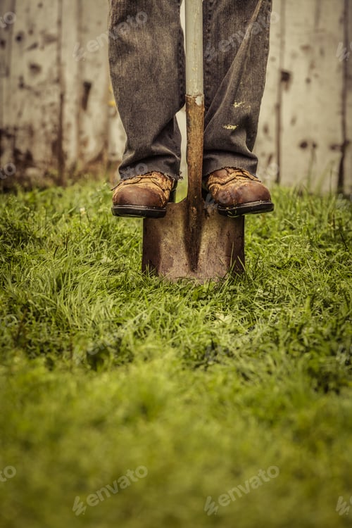 Preview: Details of feet and Shovel