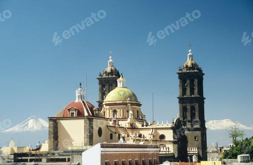 Preview: Puebla cathedral and volcanoes