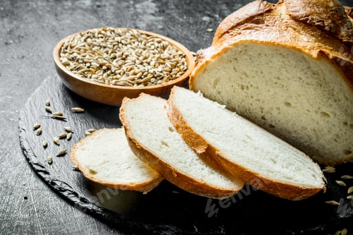 Preview: Sliced bread with grain.