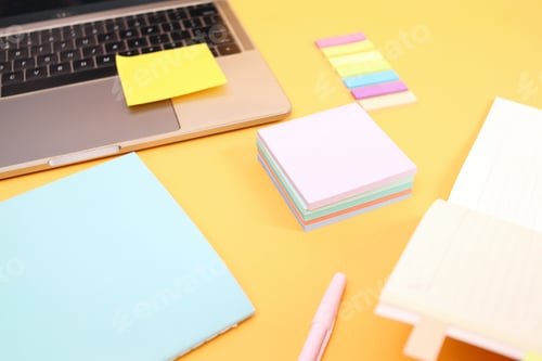 Preview: Flat Lay Of Reminder Sticky Note