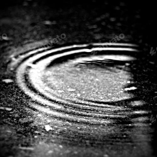 Preview: Waterdrop ripple on the asphalt