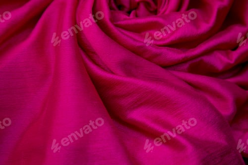 Preview: a pink cloth has been laid in it's center