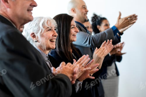 Preview: People clapping their hands