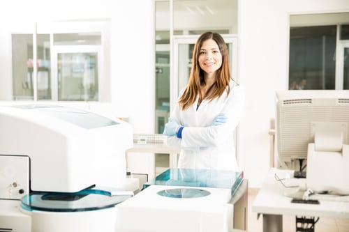Preview: Female chemist working in a modern lab