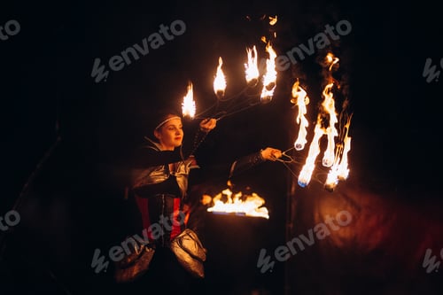 Preview: fiery pieces of a fire show