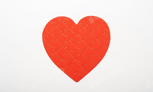 Vista previa: Red puzzle in shape of heart