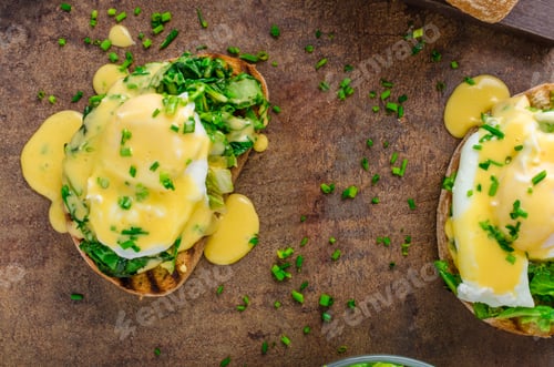 Preview: Egg benedict with spinach