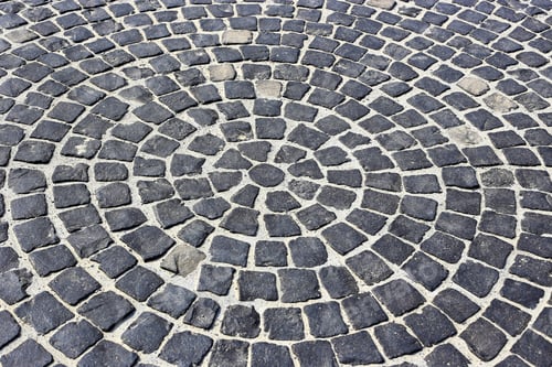 Preview: Black stone pavement in the form of circles