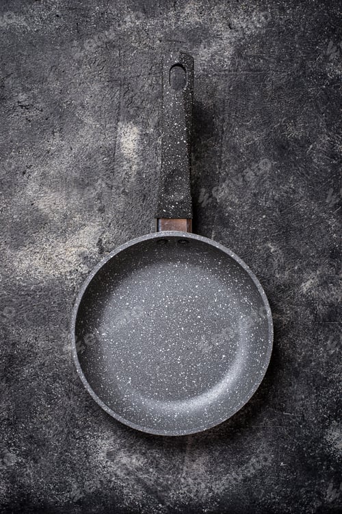 Preview: Empty grey stone frying pan