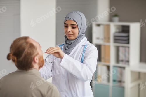 Preview: Medical exam at hospital