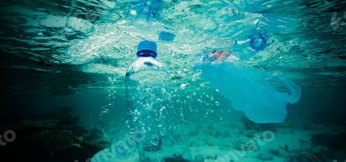 Preview: plastic garbage polluting the ocean