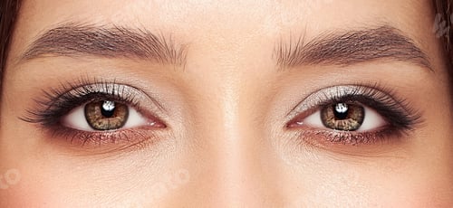 Preview: Beautiful female eyes with long eyelashes
