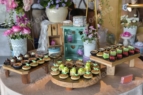 Preview: Finger foods or cookies at wedding party
