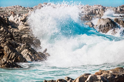 Preview: Crashing waves on rocks 🌊 Cape Agulhas