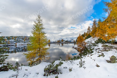 Preview: Alpine lake in autumn