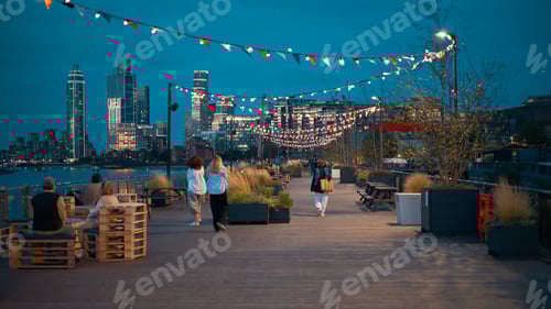 Preview: Square near the Thames river in London at evening, United Kingdom