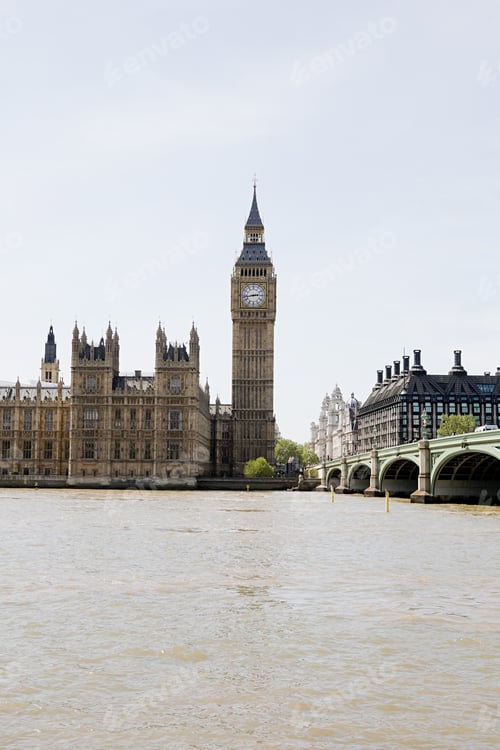Preview: Houses of parliament and thames river