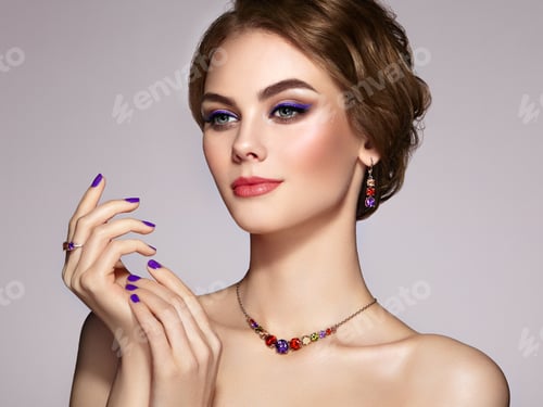 Preview: Portrait Beautiful Woman with Jewelry