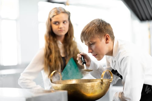 Preview: Students are learning to cook in a culinary institute with a standard kitchen