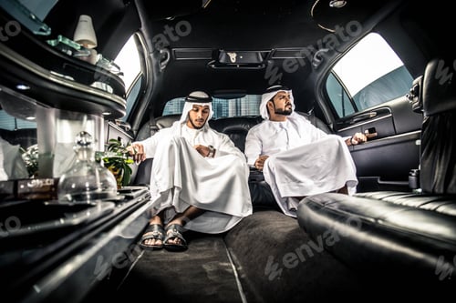 Preview: Arabian men in the Emirates