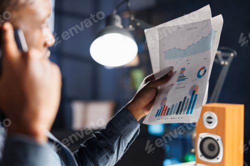 Preview: Economic counselor contacts auditor to discuss cash processing