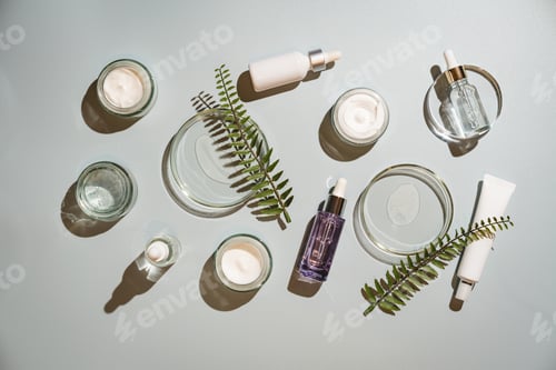 Preview: Bottles with serum or oil