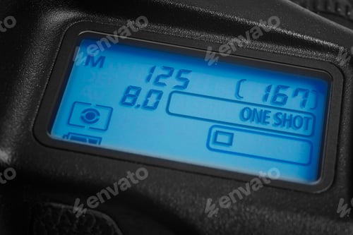 Preview: Digital photo camera display with exposure and diaphragm information. Screen