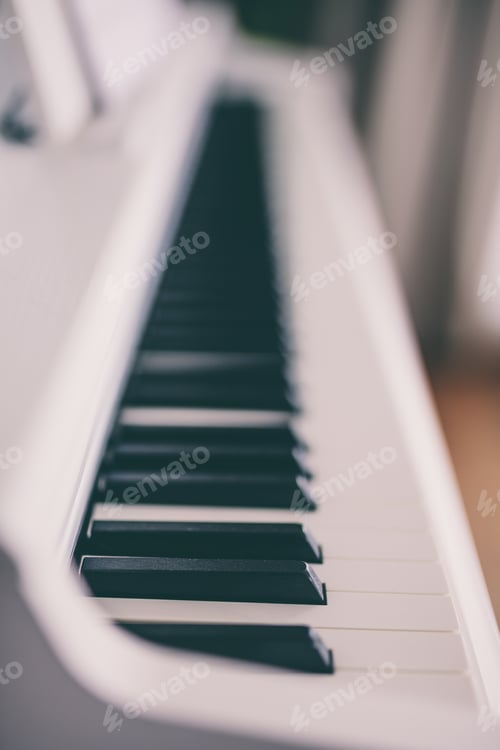 Preview: Classic white piano keyboard