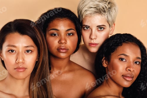 Preview: Beauty portrait of multiracial women in studio