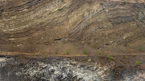 Preview: mountain façade with sedimentary layers