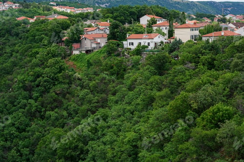Preview: Beautiful homes, estates and green forest in the mountaines