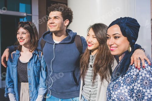 Visualização: Jovens de grupos multirraciais