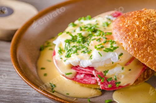 Preview: Egg benedict with hollandaise sauce