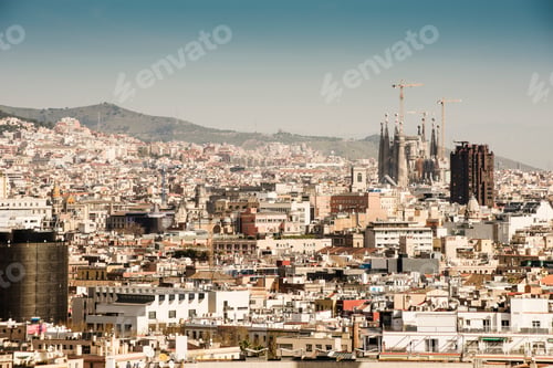 Preview: Cityscape view with Sagrada Familia and construction cranes, Barcelona, Spain