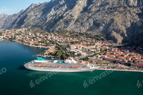 Preview: Picturesque town of Kotor with beautiful coastline