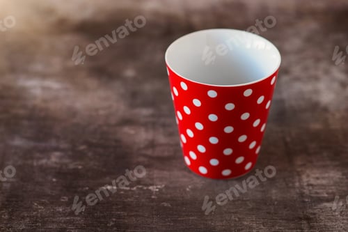 Preview: Empty cup