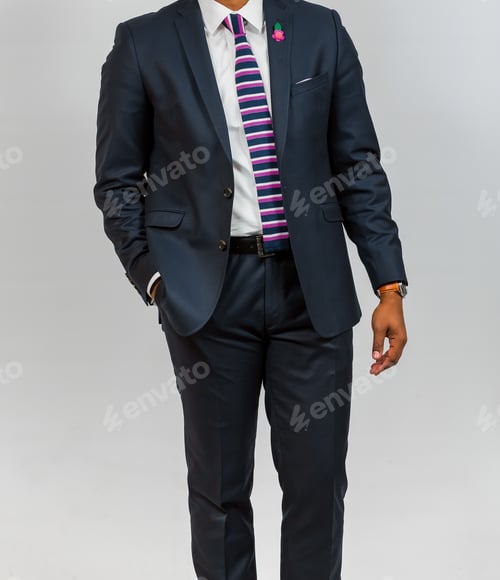 Visualização: Mãos e braços negros africanos de empresário em um terno