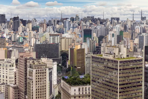 Visualização: Vista elevada dos arranha-céus da cidade, São Paulo, Brasil