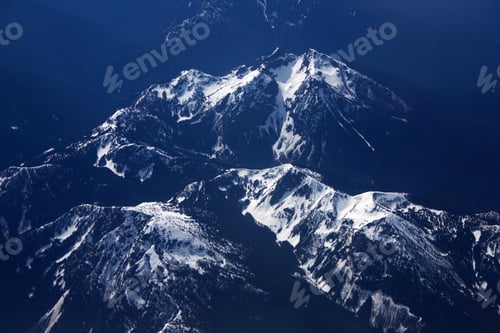 Preview: Elegant Mountains