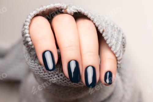 Preview: Female hand with black nails