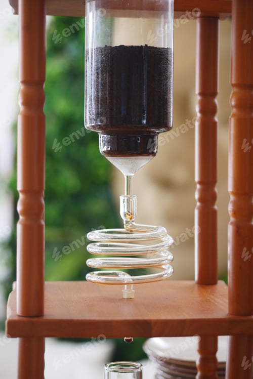 Preview: Close-Up View of Coffee Brewing Equipment in Cafe