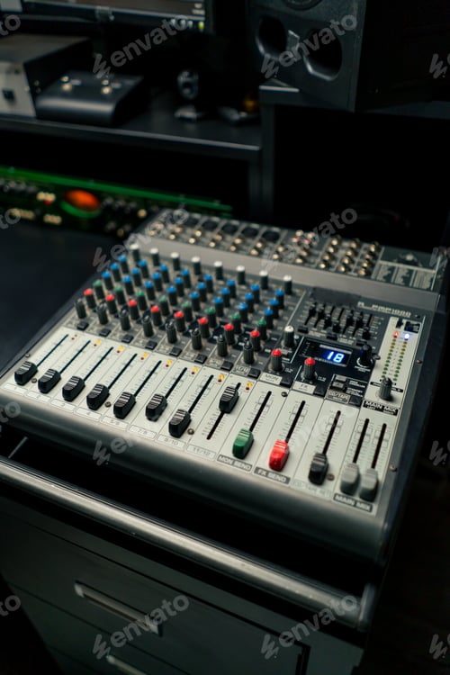 Preview: Professional mixing console control system for soundtrack recording in a music recording studio
