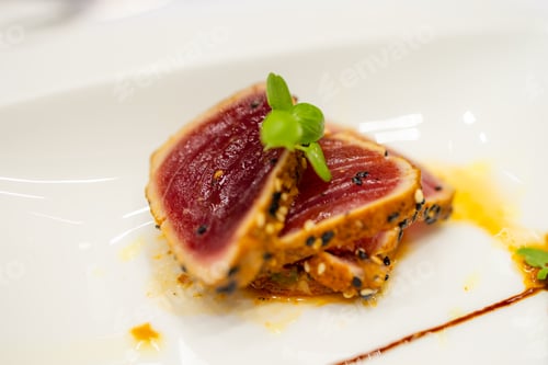 Preview: Sliced of grill tuna dish