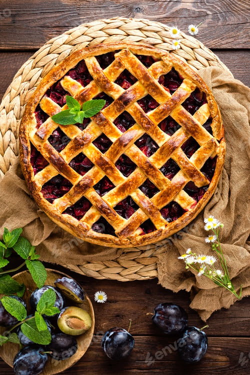 Preview: Fruit pie. Sweet pie, tart with fresh plums. Delicious cake with plums