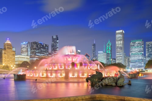 Preview: Chicago, Illinois, USA Skyline and Fountain