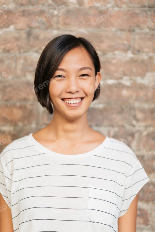 Preview: Portrait of smiling young woman