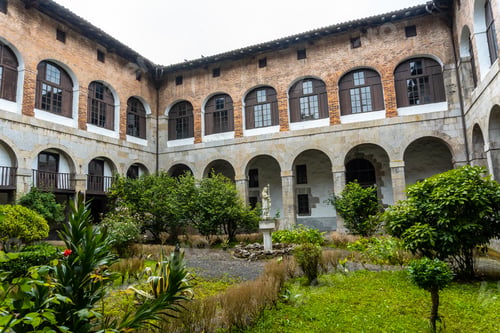 Preview: Inner courtyard of the old Santa Clara Monastery in the town of Azkoitia