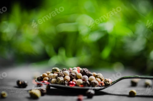 Preview: Peppercorn on rustic background.