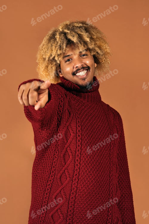 Vista previa: Cheerful Afro Man Portrait